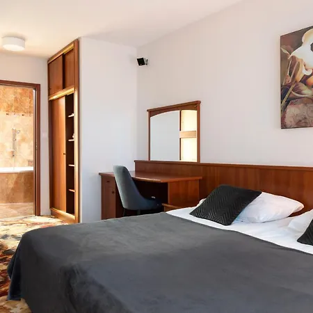 Anker Apartment *